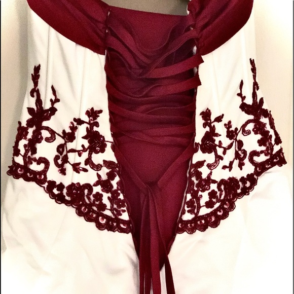 David’s Bridal Wedding Dress. - Picture 4 of 7